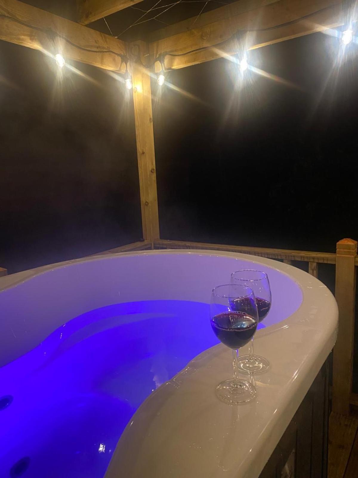 Campsie Luxury Pods With Hot Tub Hotel Glasgow Kültér fotó