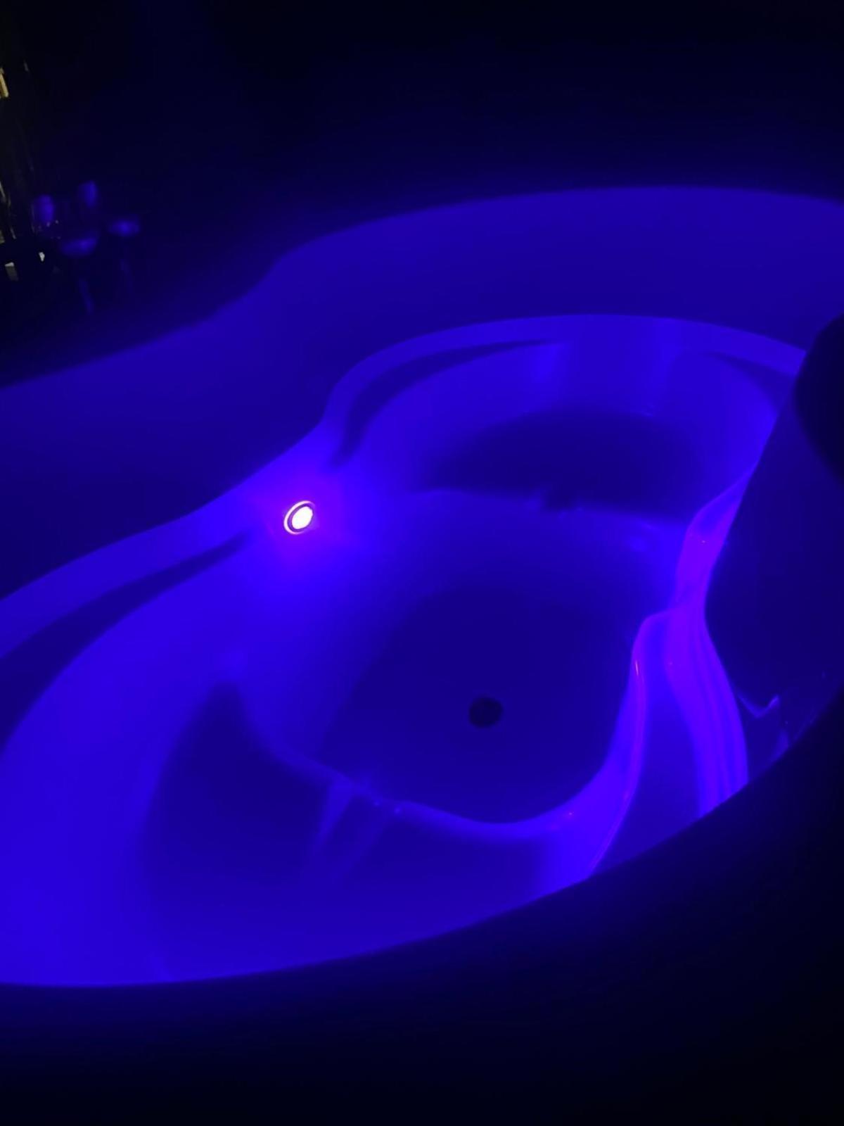 Campsie Luxury Pods With Hot Tub Hotel Glasgow Kültér fotó